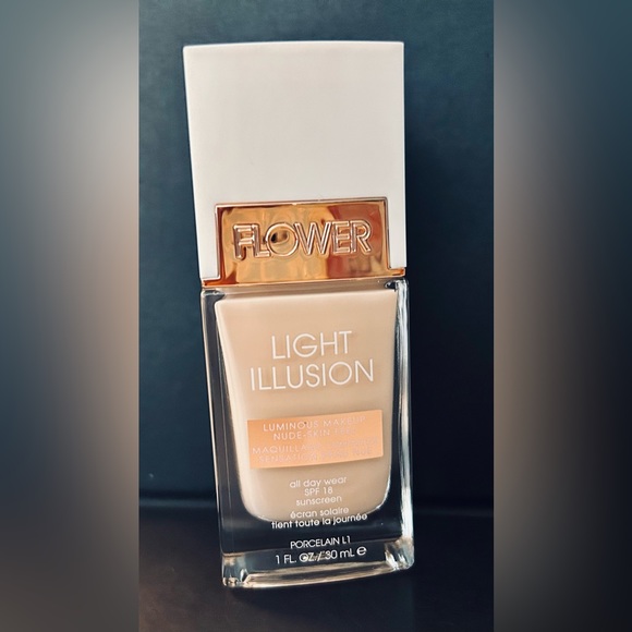 Flower Beauty Light Illusion Foundation Porcelain L1  NEW Drew Barrymore - Picture 1 of 7
